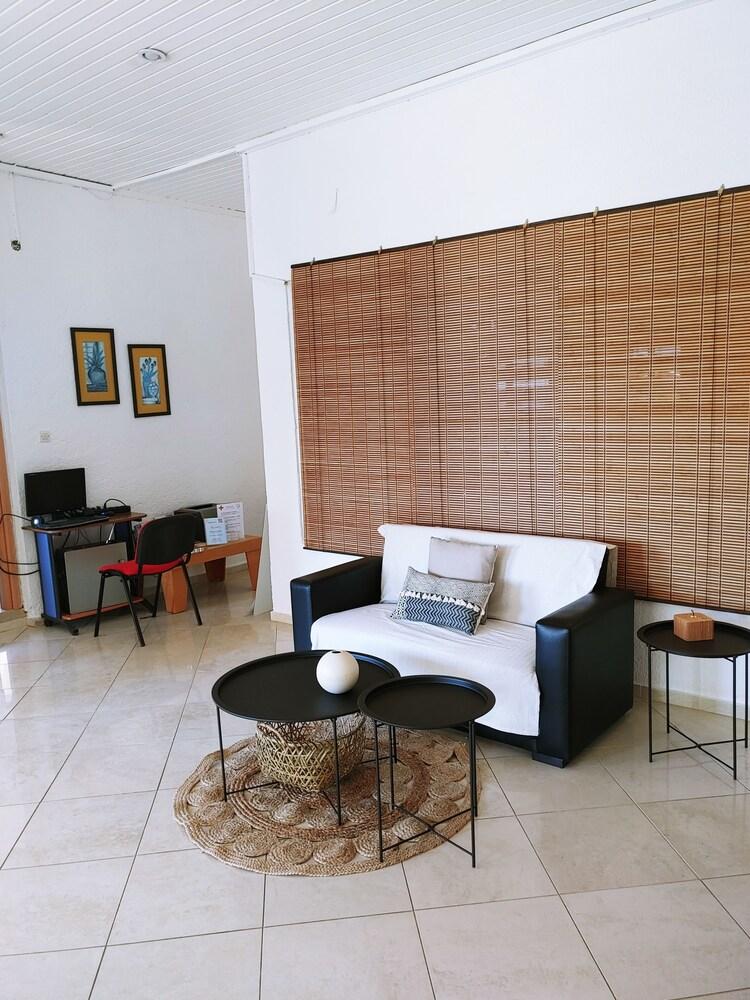 Achlia Hotel ภายนอก รูปภาพ